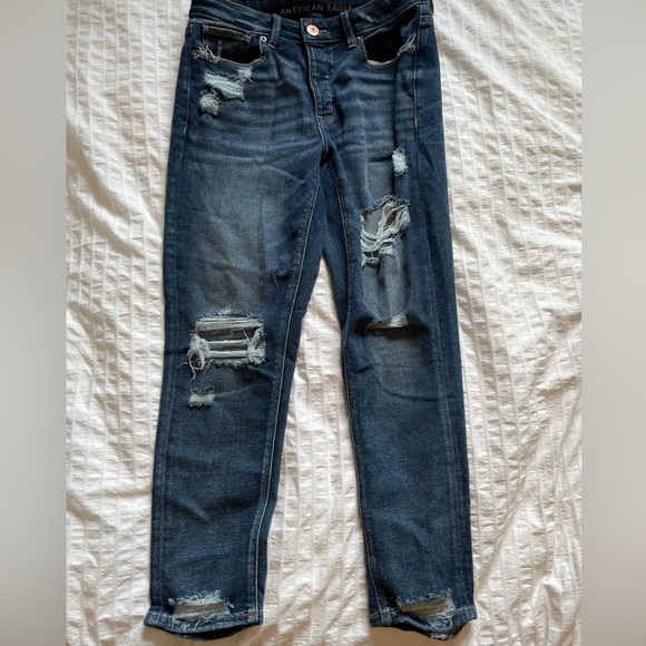 American Eagle Dark Wash Distressed Tomgirl Jwans - Picture 1 of 6